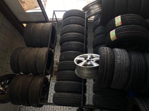 عکس پنچرگیری‌ رینگ‌ لاستیک‌ یوفو