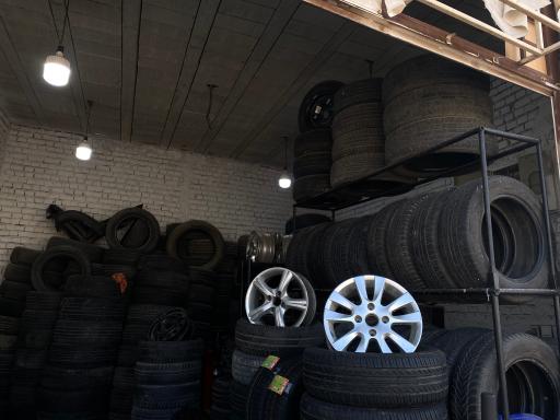 عکس پنچرگیری‌ رینگ‌ لاستیک‌ یوفو