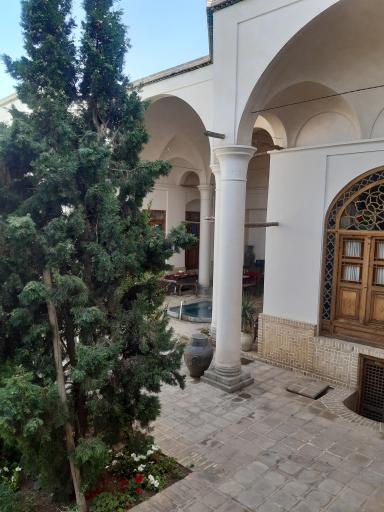 عکس اقامتگاه سنتی خانه مرشدی کاشان