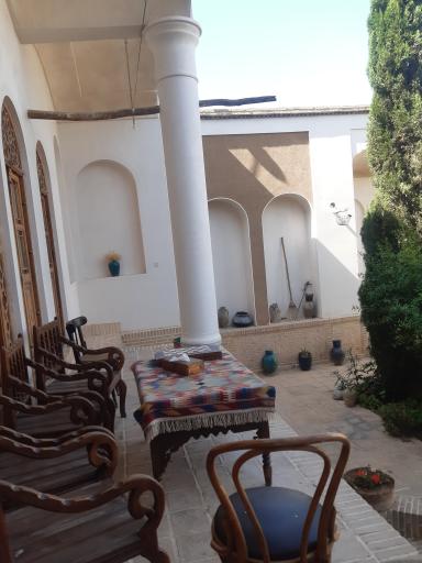اقامتگاه سنتی خانه مرشدی کاشان