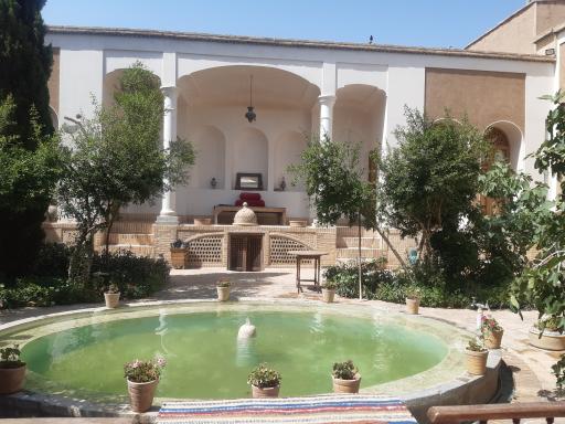 عکس اقامتگاه سنتی خانه مرشدی کاشان