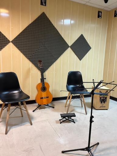 عکس آموزشگاه موسیقی چکاوک