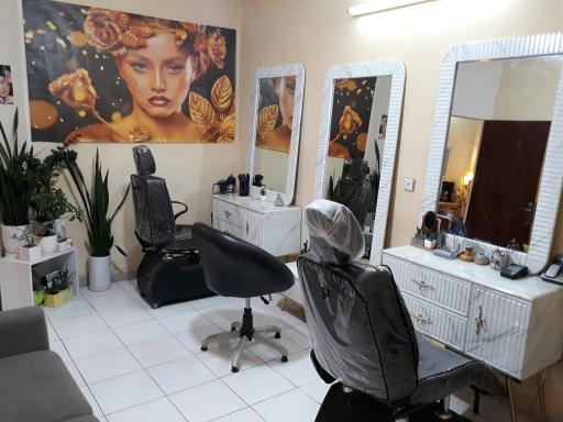 عکس سالن زیبایی آدینا