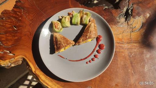 عکس کافی شاپ بلک آرمادیلو