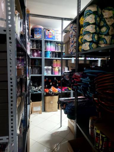 عکس پوشاک ورزشی میان اسپرت