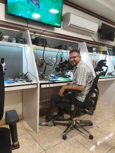 عکس تعمیرات تخصصی آیفون رایان تیم