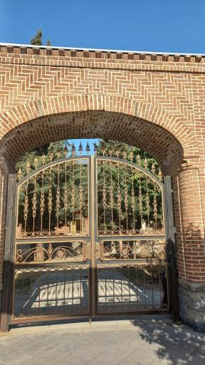 عکس مدرسه تاریخی 22 بهمن