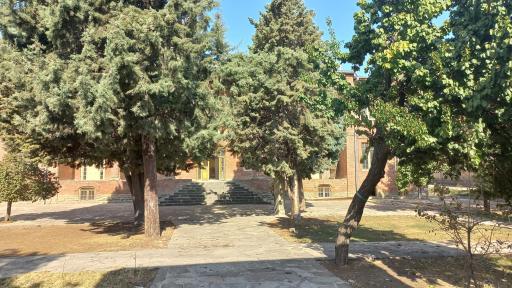 عکس مدرسه تاریخی 22 بهمن