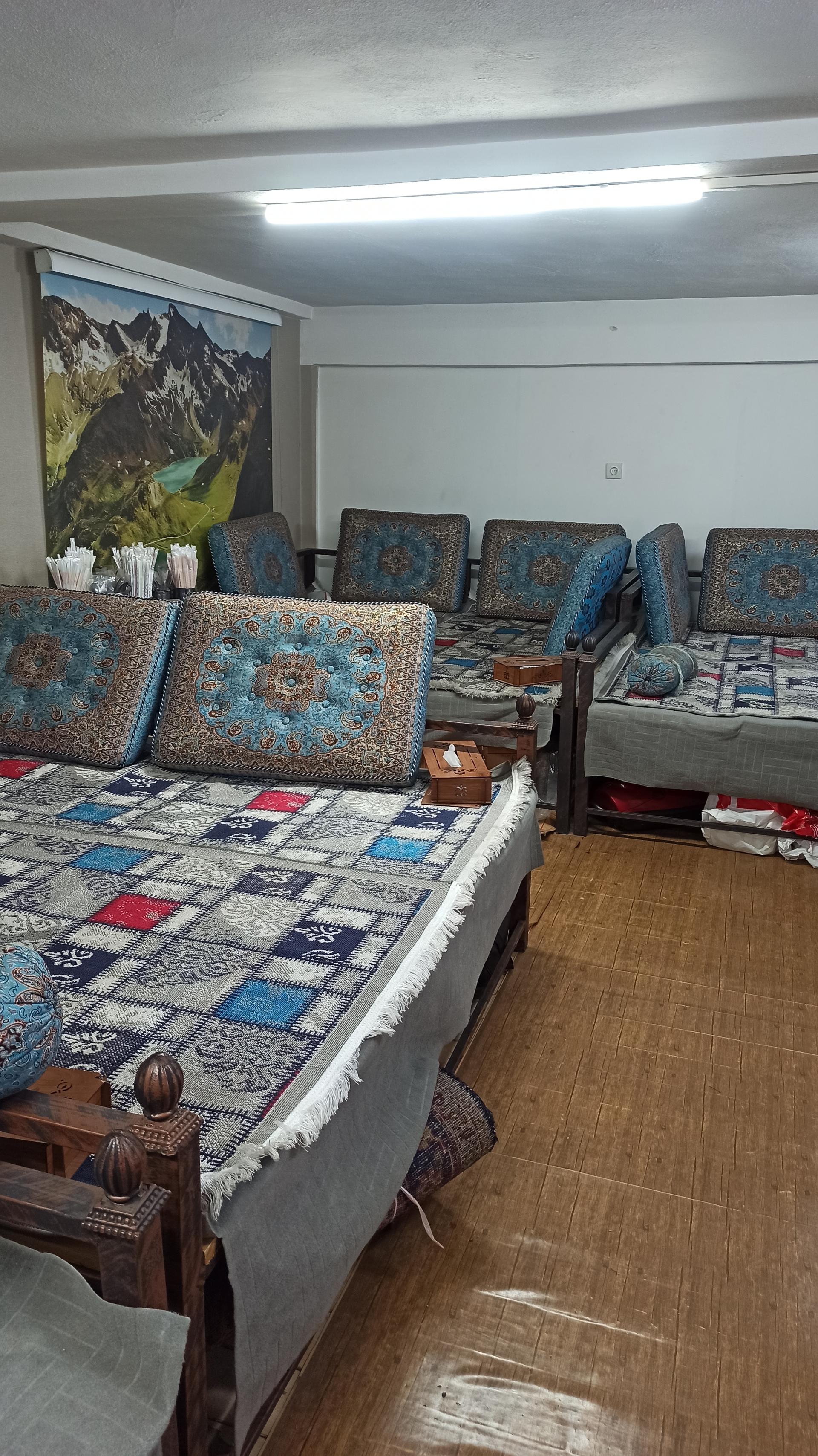 عکس رستوران نون و ریحون