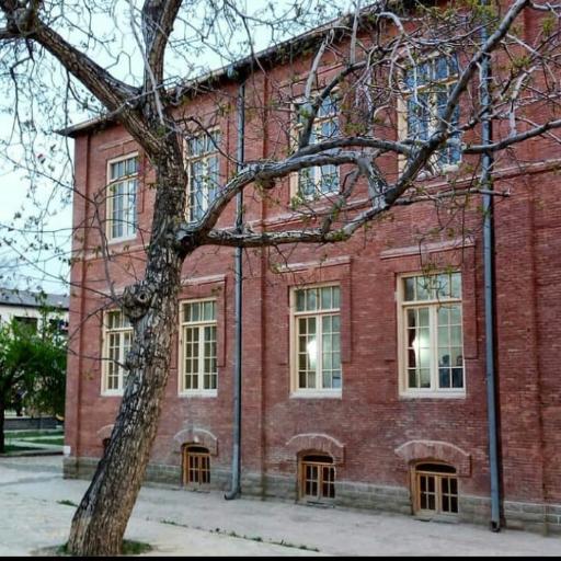 عکس مدرسه تاریخی 22 بهمن