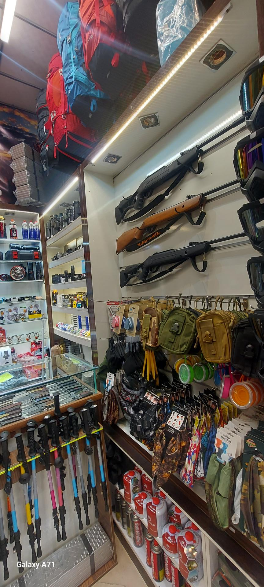 عکس فروشگاه کمپینگ و کوهنوردی شیرباد