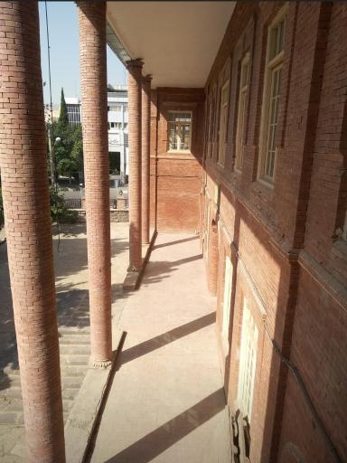 عکس مدرسه تاریخی 22 بهمن