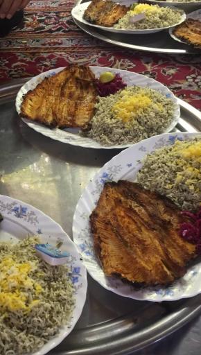 عکس باغ رستوران لاله