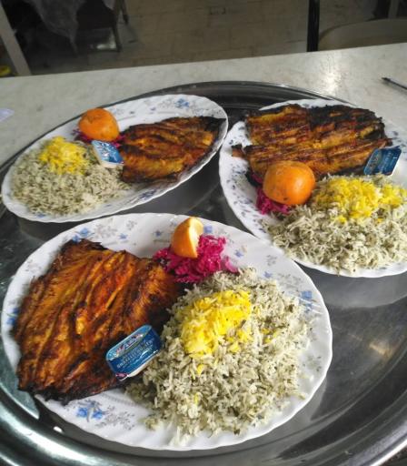 عکس باغ رستوران لاله