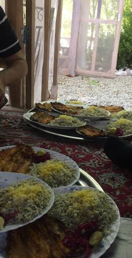 عکس باغ رستوران لاله