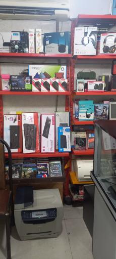 عکس خدمات کامپیوتر ماهان