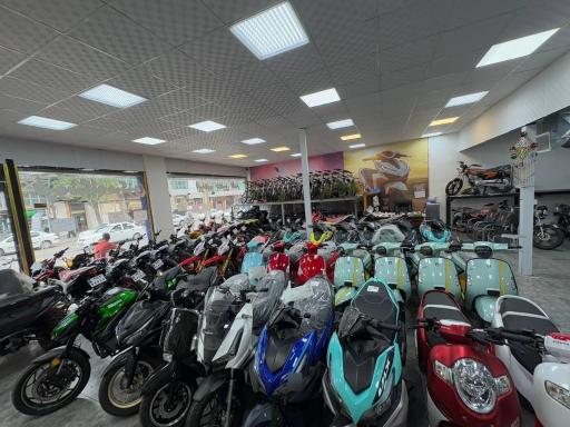 عکس نمایندگی همتاز موتور شعبه ۳ هادیشهر