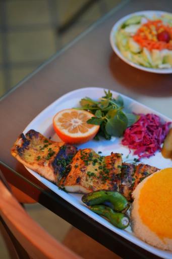 عکس سفره خانه بین المللی صحرا