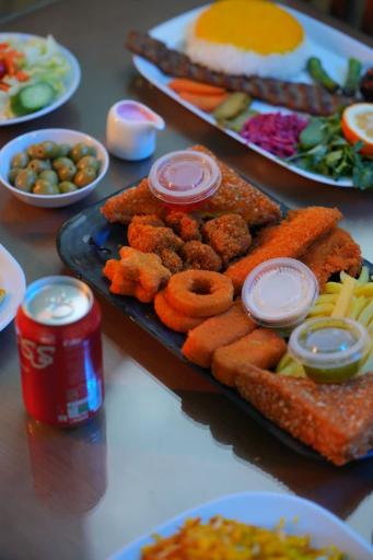 عکس سفره خانه بین المللی صحرا