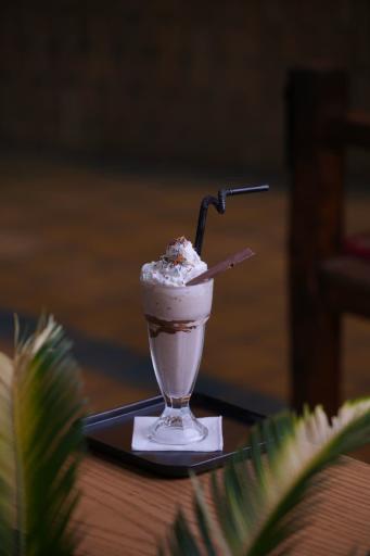 عکس سفره خانه بین المللی صحرا