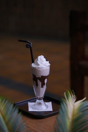 عکس سفره خانه بین المللی صحرا