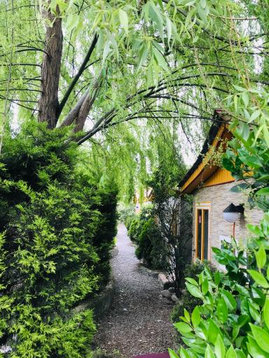 عکس رستوران سنتی عمارت