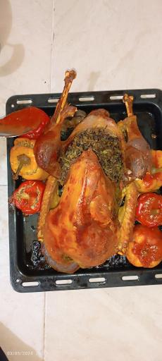 عکس تهیه غذای بوی گندم