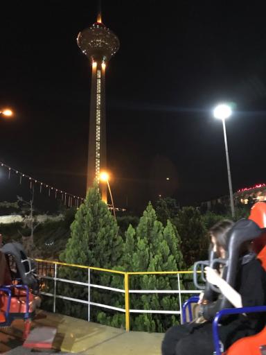 شهربازی و بولینگ استارلند برج میلاد