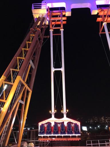 عکس شهربازی و بولینگ استارلند برج میلاد