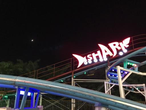 عکس شهربازی و بولینگ استارلند برج میلاد