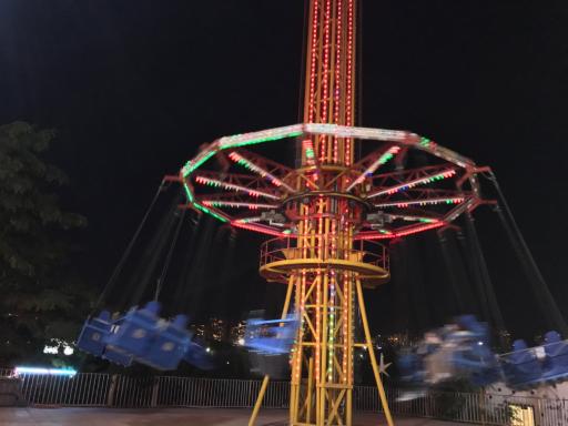 عکس شهربازی و بولینگ استارلند برج میلاد