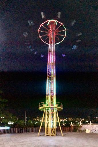 عکس شهربازی و بولینگ استارلند برج میلاد