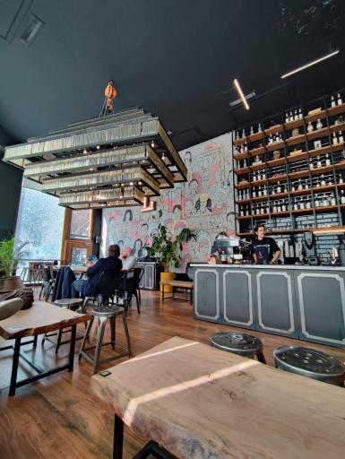 عکس قهوه لمیز شعبه شهرک غرب