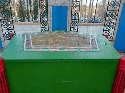 عکس مزار مطهر پنج شهید گمنام 