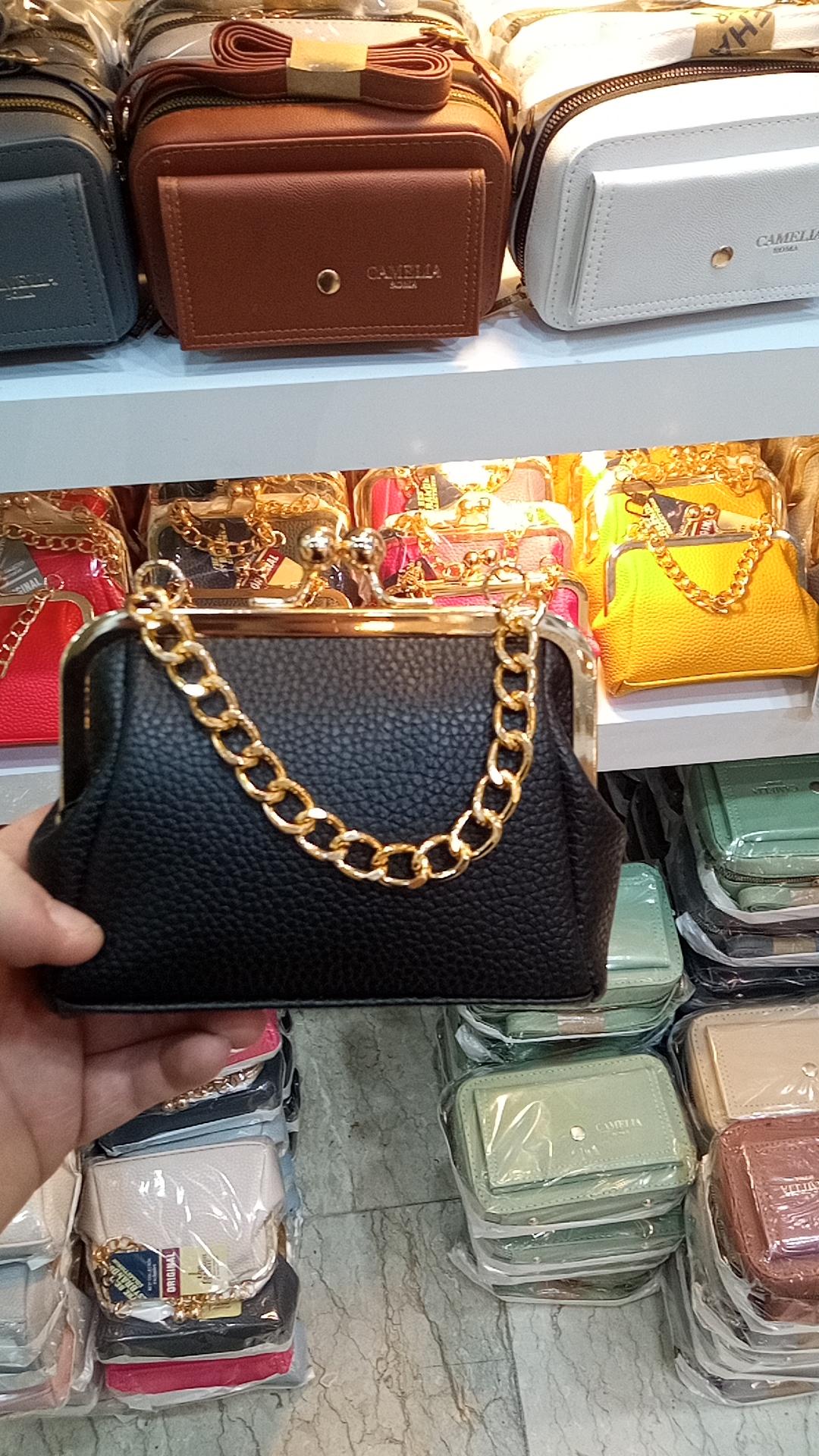 عکس فروشگاه کیف حنا 