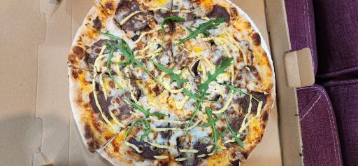 عکس خانه پیتزای نویان 