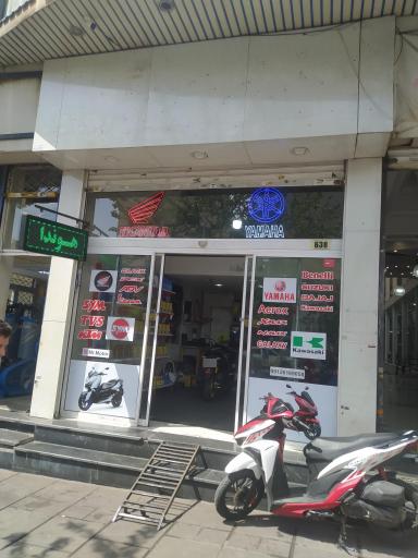 عکس مستر موتور کیلینیک