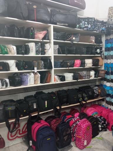 عکس فروشگاه کیف حنا 