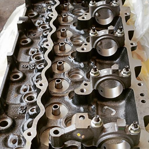 عکس فروشگاه لوازم یدکی ایسوزو (میلادی)