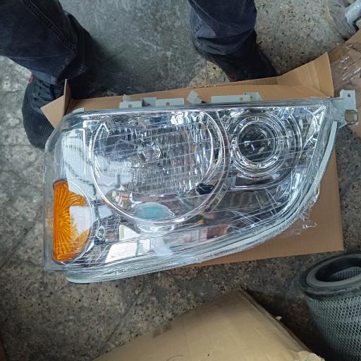 عکس فروشگاه لوازم یدکی ایسوزو (میلادی)