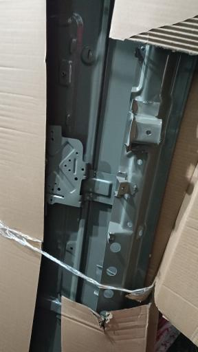 عکس فروشگاه لوازم یدکی ایسوزو (میلادی)