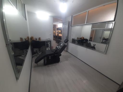 سالن زیبایی صنم