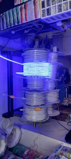 عکس الکتریکی نورا