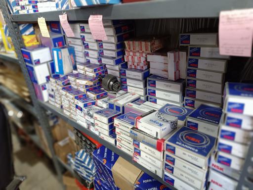 عکس فروشگاه لوازم یدکی ایسوزو (میلادی)