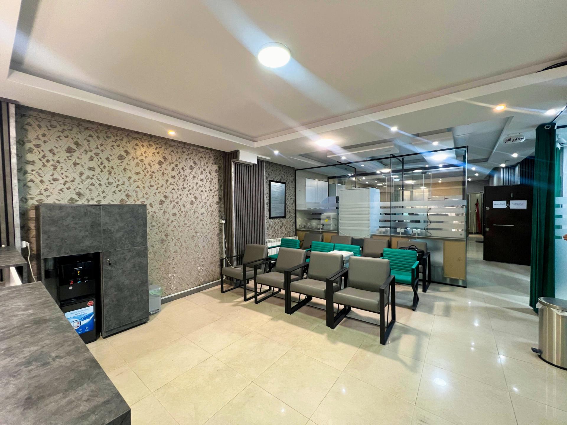 عکس آزمایشگاه پاتوبیولوژی کارمانیا