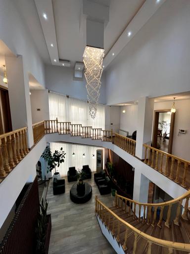 عکس کلینیک روموژ 