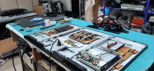 عکس تعمیرات وفروشگاه ال ای دی پناهی