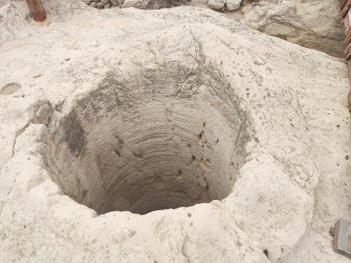 عکس گورستان صخره‌ای سیراف