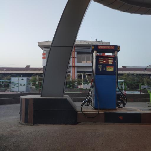 عکس پمپ بنزین پور صادق