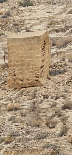 عکس گورستان صخره‌ای سیراف